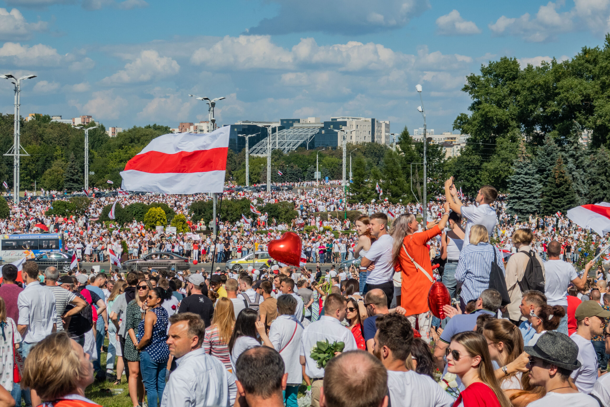 2020_Belarusian_protests_—_Minsk,_16_August_p0024